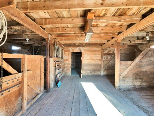 22222 Range Road 20, Bindloss, AB 