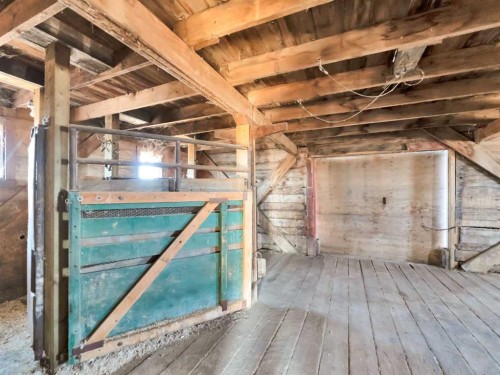 22222 Range Road 20, Bindloss, AB 