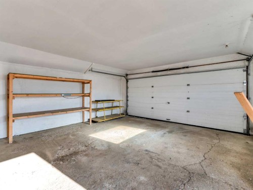 22222 Range Road 20, Bindloss, AB 