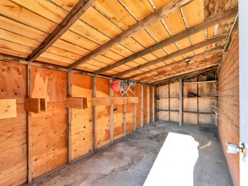 22222 Range Road 20, Bindloss, AB 