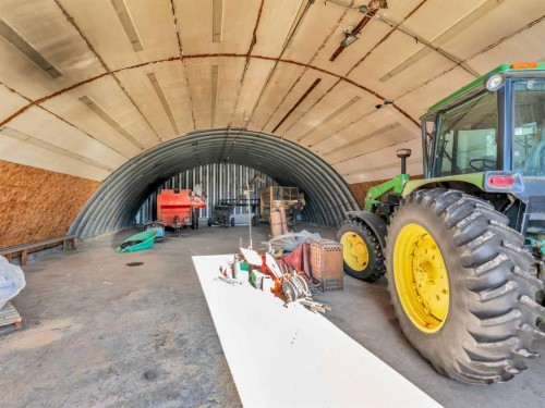 22222 Range Road 20, Bindloss, AB 