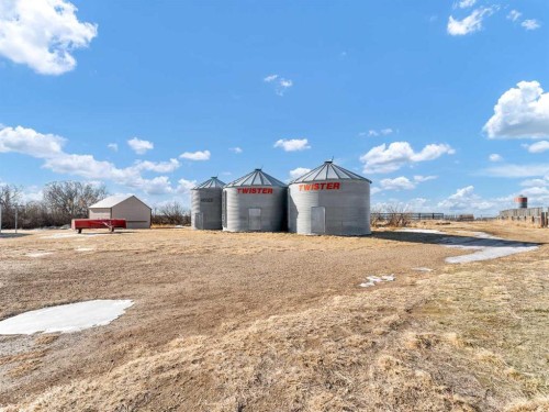 22222 Range Road 20, Bindloss, AB 