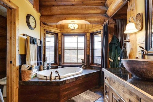 21468 Range Road 13, Bindloss, AB - Indoor Photo Showing Bathroom