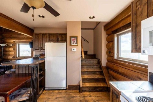 21468 Range Road 13, Bindloss, AB - Indoor Photo Showing Kitchen