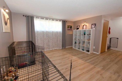 52 Cypress Way Se, Medicine Hat, AB - Indoor Photo Showing Other Room