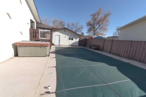 52 Cypress Way Se, Medicine Hat, AB - Outdoor