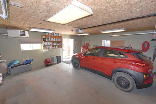 52 Cypress Way Se, Medicine Hat, AB - Indoor Photo Showing Garage
