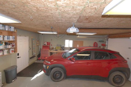 52 Cypress Way Se, Medicine Hat, AB - Indoor Photo Showing Garage