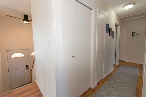 52 Cypress Way Se, Medicine Hat, AB - Indoor Photo Showing Other Room