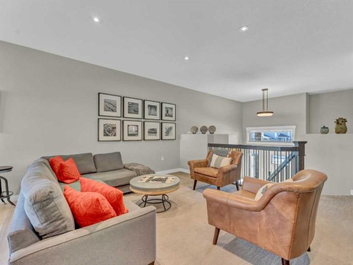 324 Ranchview Court Ne, Medicine Hat, AB - Indoor Photo Showing Living Room