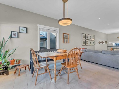 324 Ranchview Court Ne, Medicine Hat, AB - Indoor Photo Showing Dining Room