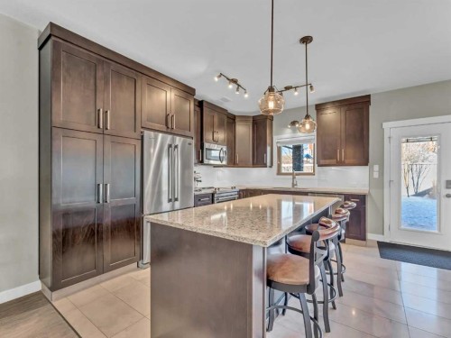 324 Ranchview Court Ne, Medicine Hat, AB - Indoor Photo Showing Kitchen With Stainless Steel Kitchen With Upgraded Kitchen