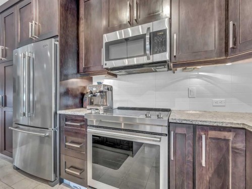 324 Ranchview Court Ne, Medicine Hat, AB - Indoor Photo Showing Kitchen With Stainless Steel Kitchen