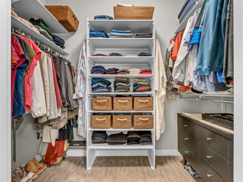 324 Ranchview Court Ne, Medicine Hat, AB - Indoor With Storage