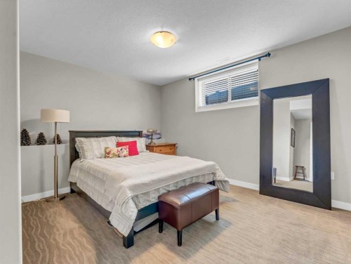324 Ranchview Court Ne, Medicine Hat, AB - Indoor Photo Showing Bedroom
