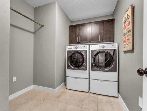 324 Ranchview Court Ne, Medicine Hat, AB - Indoor Photo Showing Laundry Room