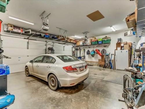 324 Ranchview Court Ne, Medicine Hat, AB - Indoor Photo Showing Garage