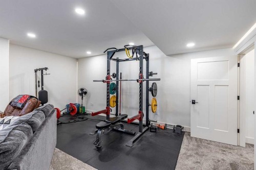 480 7 Street, Dunmore, AB - Indoor Photo Showing Gym Room