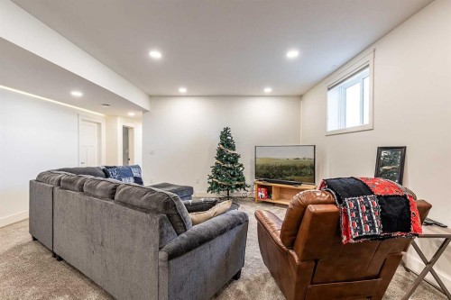 480 7 Street, Dunmore, AB - Indoor