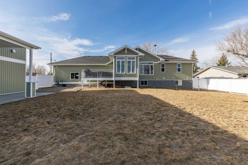 480 7 Street, Dunmore, AB - Outdoor With Deck Patio Veranda