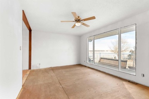 626 Old Highway 1, Walsh, AB - Indoor Photo Showing Other Room