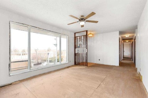 626 Old Highway 1, Walsh, AB - Indoor Photo Showing Other Room