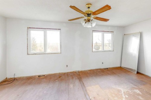 626 Old Highway 1, Walsh, AB - Indoor Photo Showing Other Room