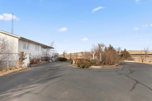 626 Old Highway 1, Walsh, AB - Outdoor