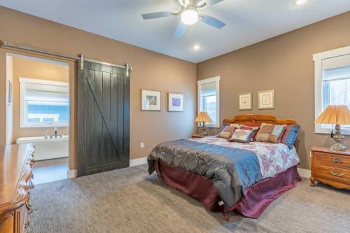208 Westview Crescent West, Bow Island, AB - Indoor Photo Showing Bedroom