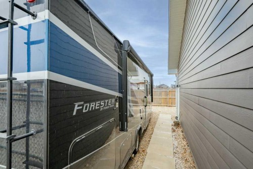 208 Westview Crescent West, Bow Island, AB - Outdoor With Exterior