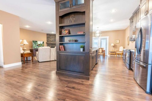 208 Westview Crescent West, Bow Island, AB - Indoor Photo Showing Kitchen