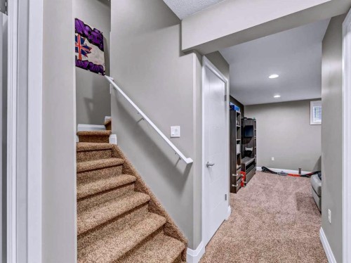 41 Somerside Gate Se, Medicine Hat, AB - Indoor Photo Showing Other Room