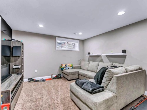 41 Somerside Gate Se, Medicine Hat, AB - Indoor Photo Showing Basement