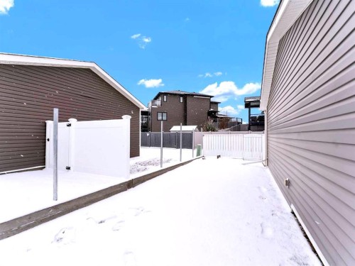 41 Somerside Gate Se, Medicine Hat, AB - Outdoor With Exterior