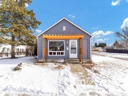537 3 Street SE Redcliff, AB T0J 2P0