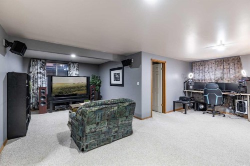 512 11 Street, Dunmore, AB - Indoor Photo Showing Other Room