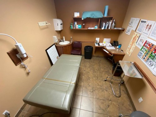 28 3 Street Ne, Medicine Hat, AB 