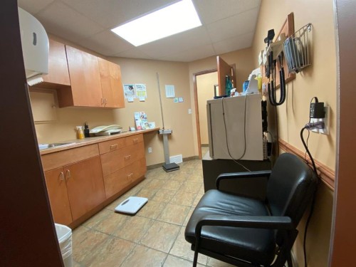 28 3 Street Ne, Medicine Hat, AB 