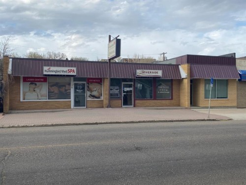 28 3 Street Ne, Medicine Hat, AB 