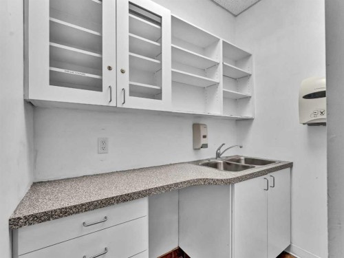 28 3 Street Ne, Medicine Hat, AB 