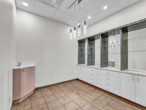 28 3 Street Ne, Medicine Hat, AB 