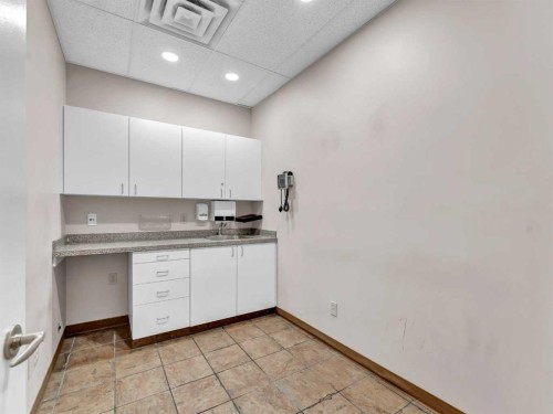 28 3 Street Ne, Medicine Hat, AB 