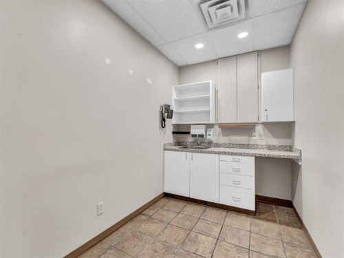 28 3 Street Ne, Medicine Hat, AB 