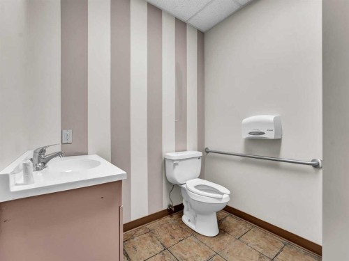 28 3 Street Ne, Medicine Hat, AB 