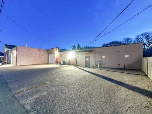 28 3 Street Ne, Medicine Hat, AB 