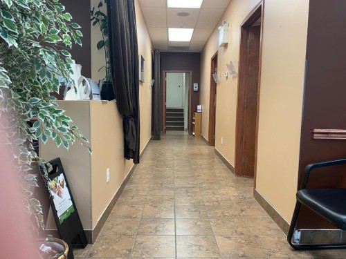 28 3 Street Ne, Medicine Hat, AB 