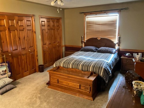 1600 Echo Dale Road Sw, Medicine Hat, AB - Indoor Photo Showing Bedroom