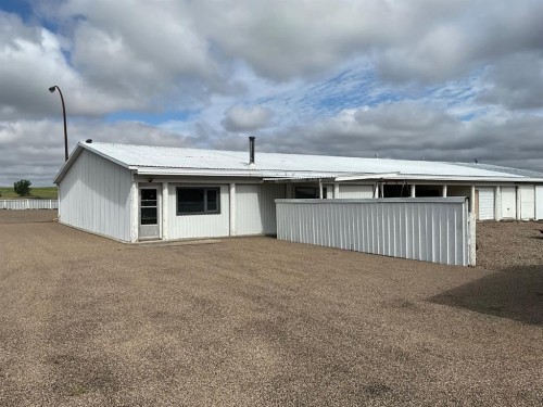 1600 Echo Dale Road Sw, Medicine Hat, AB - Outdoor