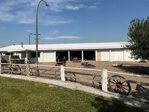 1600 Echo Dale Road Sw, Medicine Hat, AB - Outdoor With Deck Patio Veranda