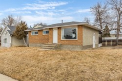 121 6 Street SE Redcliff, AB T0J 2P0